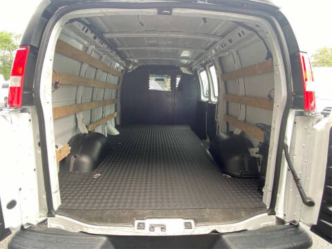 2023 Chevrolet Express 2500