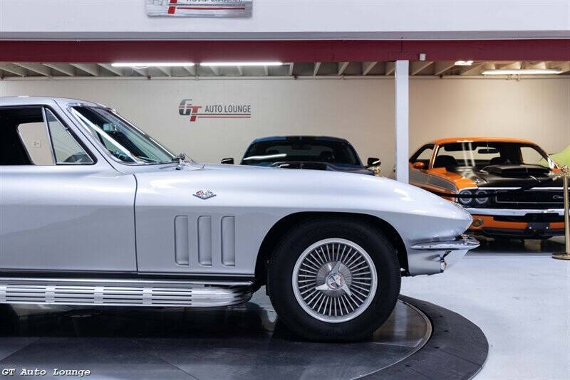 1966 Chevrolet Corvette 12