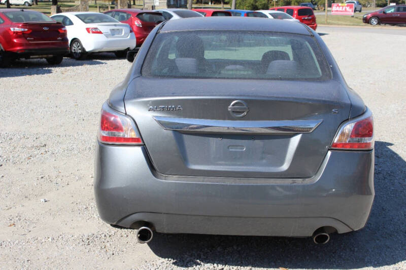 2015 Nissan Altima S photo 7