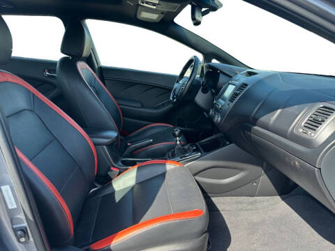 2017 Kia Forte5 SX