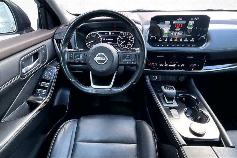 2022 Nissan Rogue SL