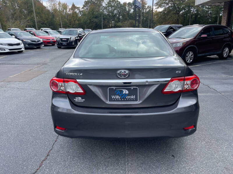 2011 Toyota Corolla LE photo 7