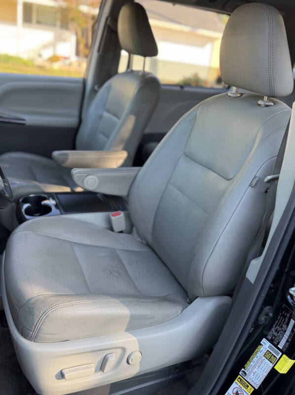 2017 Toyota Sienna XLE 7-Passenger