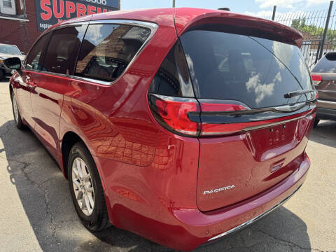 2025 Chrysler Pacifica Select