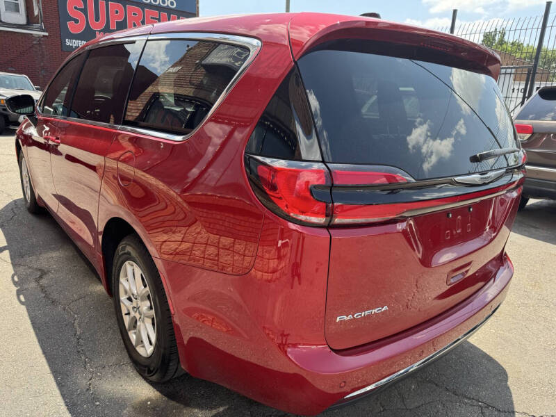 2025 Chrysler Pacifica Select