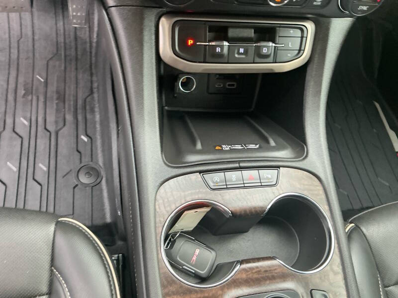 2022 GMC Acadia Denali