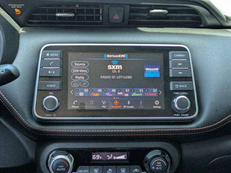 2020 Nissan Kicks SR