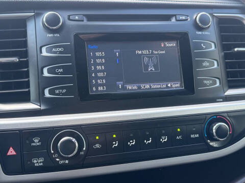 2017 Toyota Highlander LE