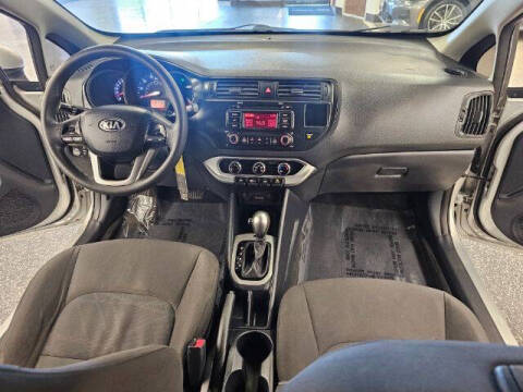 2015 Kia Rio 5-Door LX