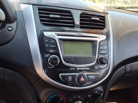 2012 Hyundai Accent SE