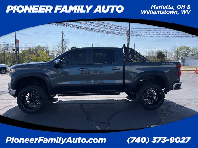 Used 2020 Chevrolet Silverado 1500 LT with VIN 3GCUYDED8LG168269 for sale in Williamstown, WV