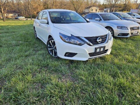 2017 Nissan Altima for sale at PARSONS MOTOR CAR LLC in Hillsboro MO