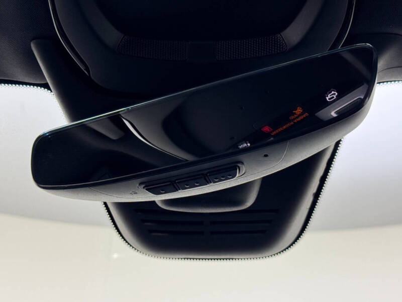 2023 Volvo XC90 Recharge T8 Ultimate Dark Theme