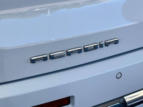 2023 GMC Acadia Denali