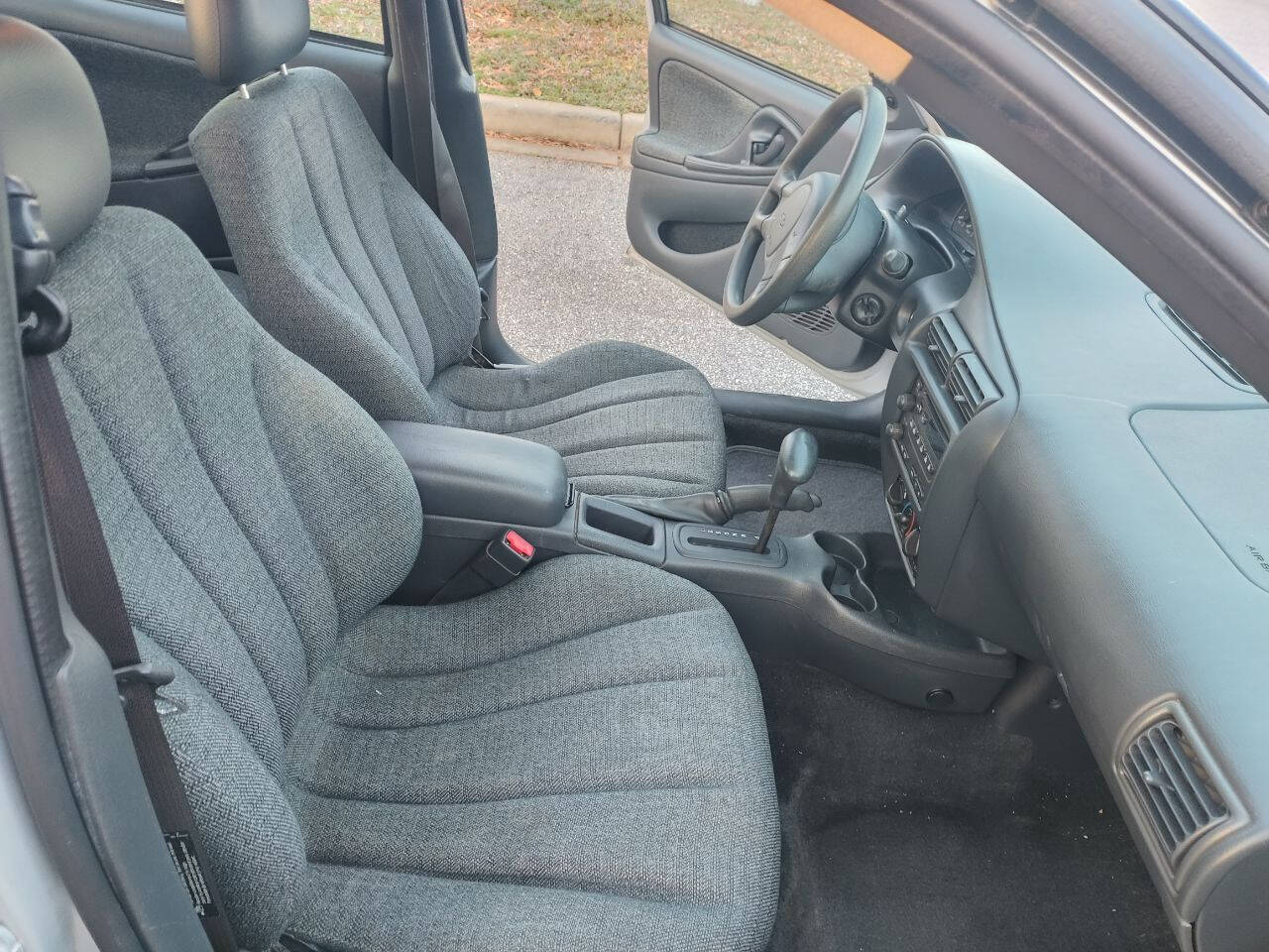 Silver 2003 Chevrolet Cavalier Base 4dr Sedan 15