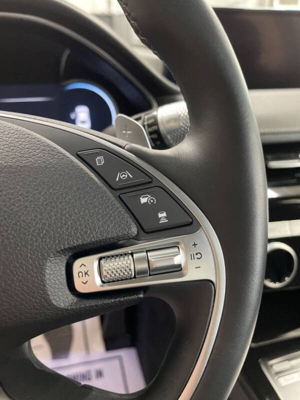 2023 Genesis G80