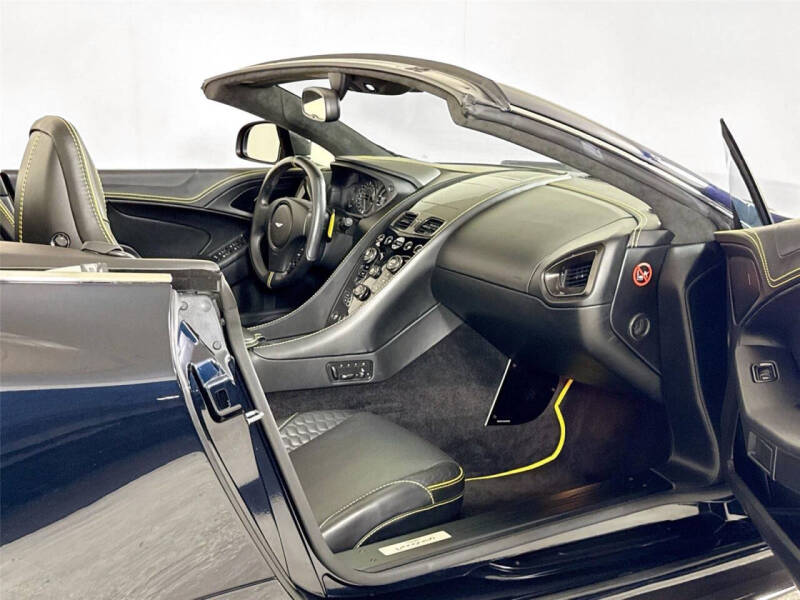 2014 Aston Martin Vanquish Volante