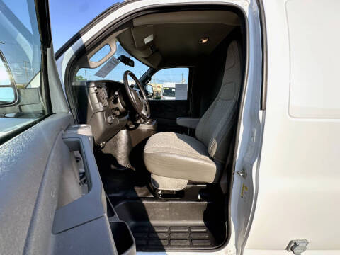 2017 Chevrolet Express 2500