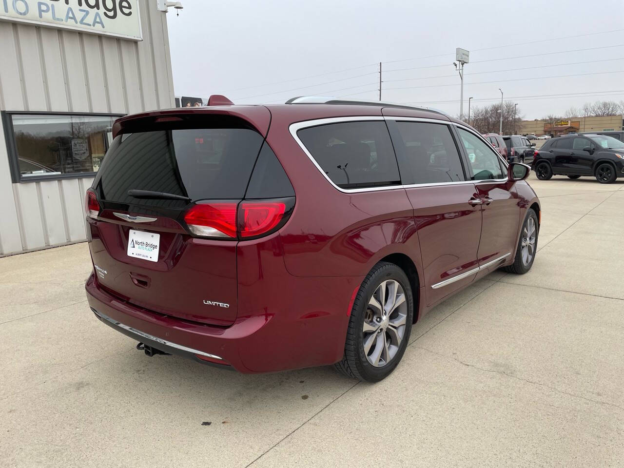 2019 Chrysler Pacifica Touring Plus 35th Anniversary photo 4