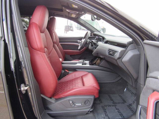 2022 Audi e-tron S quattro Prestige