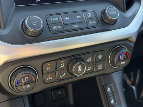2017 GMC Acadia SLE-2