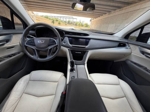 2018 Cadillac XT5 Premium Luxury