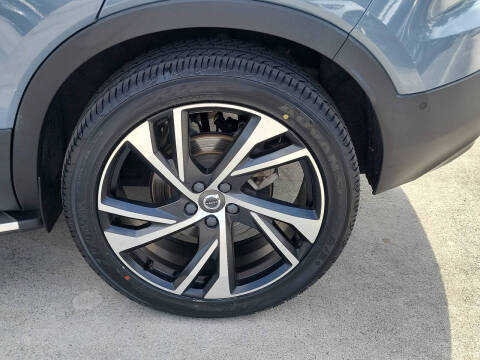 2022 Volvo XC40 T5 R-Design