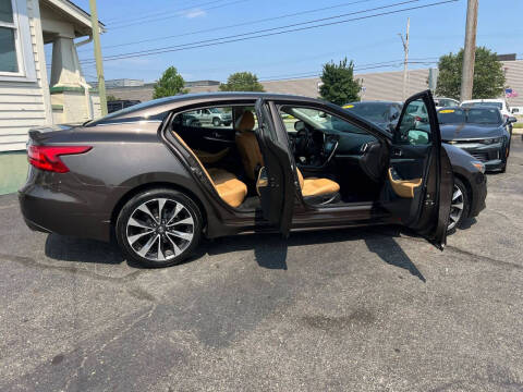 2016 Nissan Maxima