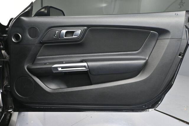 2022 Ford Mustang EcoBoost