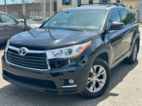 2015 Toyota Highlander for sale at International Auto Sales and Service in Detroit MI