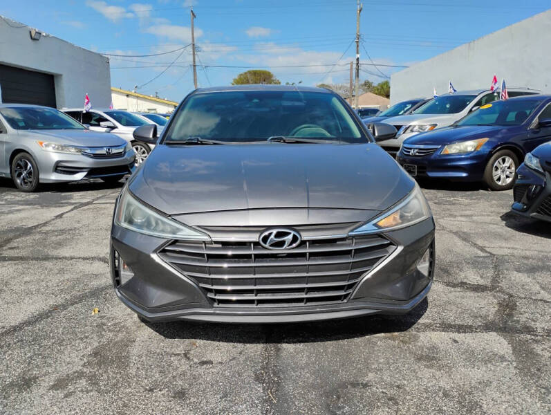 2019 Hyundai Elantra SE