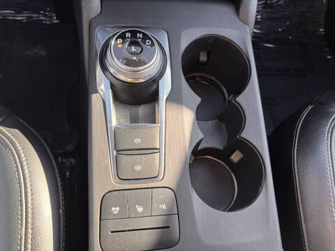 2020 Ford Escape Hybrid Titanium