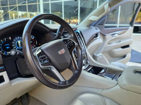 2017 Cadillac Escalade Luxury