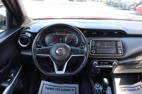 2020 Nissan Kicks SR