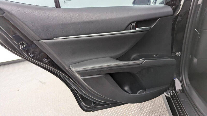 2020 Toyota Camry Hybrid XLE