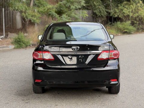 2011 Toyota Corolla LE