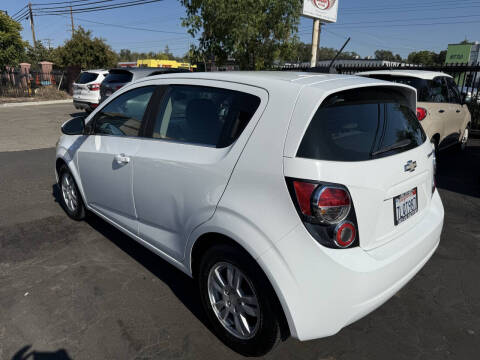 2016 Chevrolet Sonic LT Auto