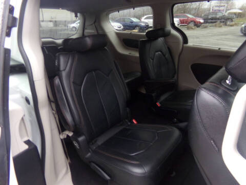 2017 Chrysler Pacifica Touring Plus
