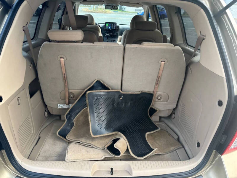 2007 Hyundai Entourage