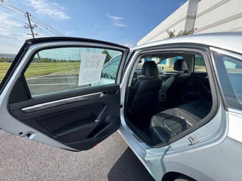 2017 Volkswagen Passat V6 SEL Premium