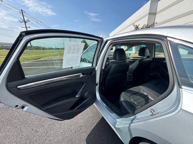 2017 Volkswagen Passat V6 SEL Premium