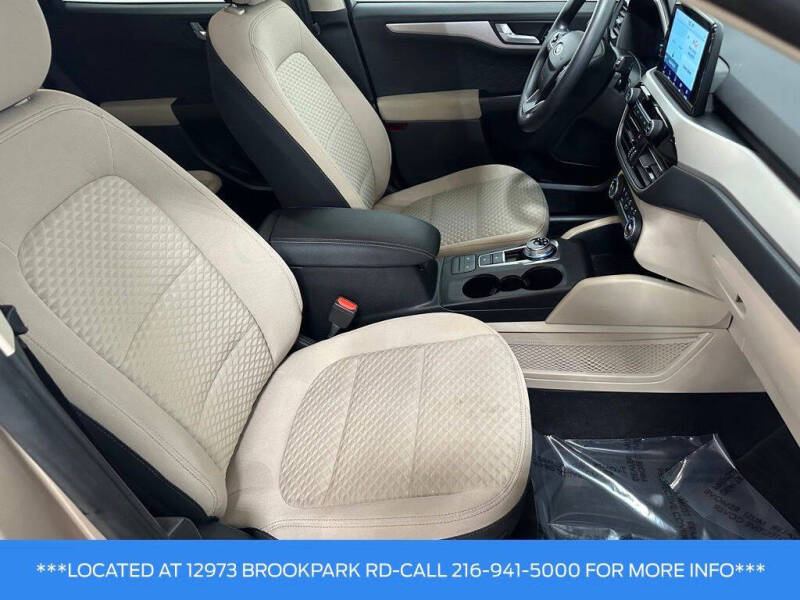 2020 Ford Escape SE