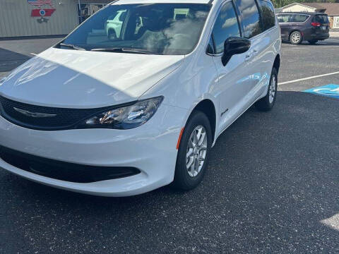 2025 Chrysler Voyager LX
