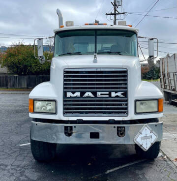 2001 Mack CH612