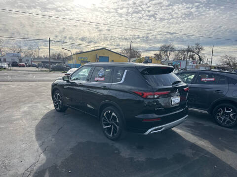 2023 Mitsubishi Outlander PHEV SEL