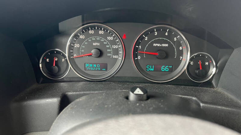 2007 Jeep Commander Sport