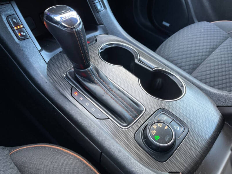 2017 GMC Acadia SLE-2