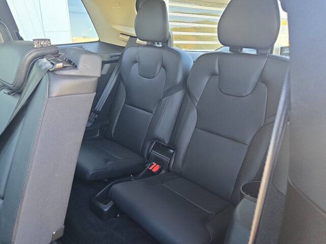 2025 Volvo XC90 B5 Core Bright Theme