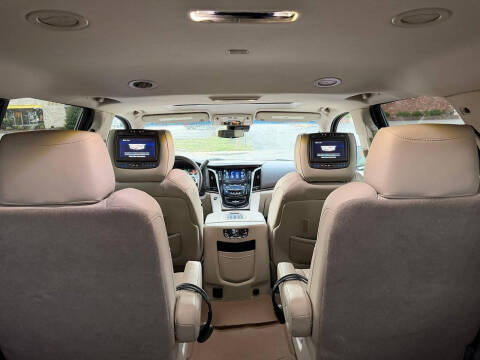 2017 Cadillac Escalade Luxury
