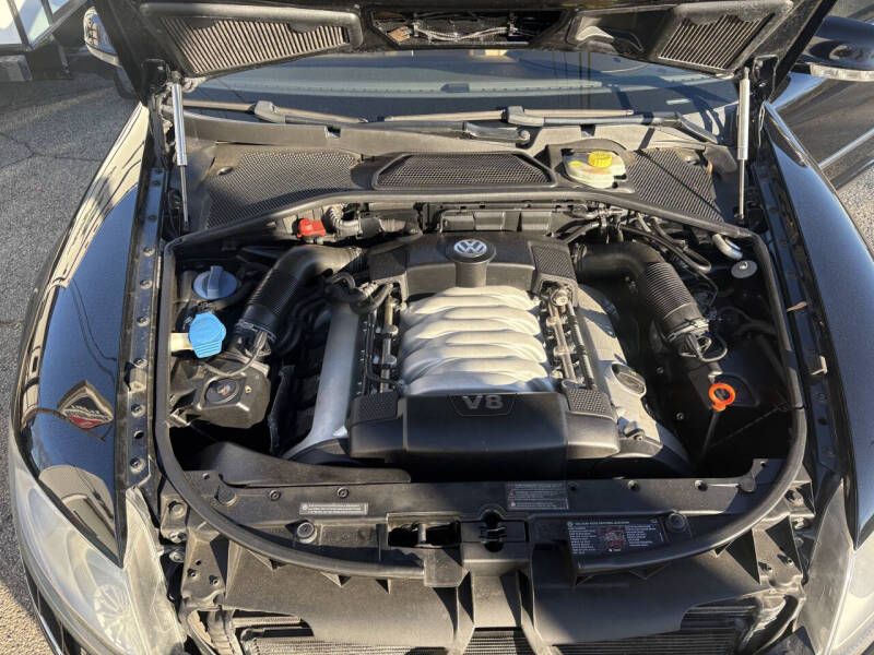 2004 Volkswagen Phaeton V8